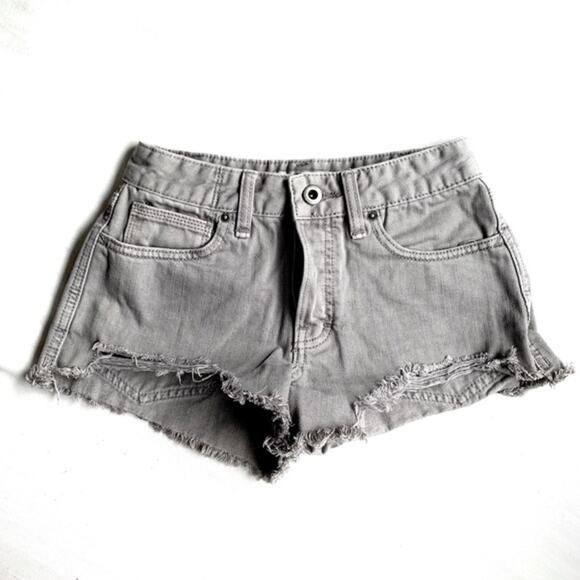 FREE PEOPLE Cloudy Distressed Denim Shorts Size 24 Frayed Cut Off Daisy Dukes - Picture 6 of 6